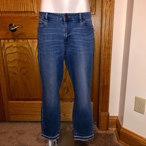 NWT LOFT FRAYED HEM JEANS 14 CURVY SKINNY ANKLE